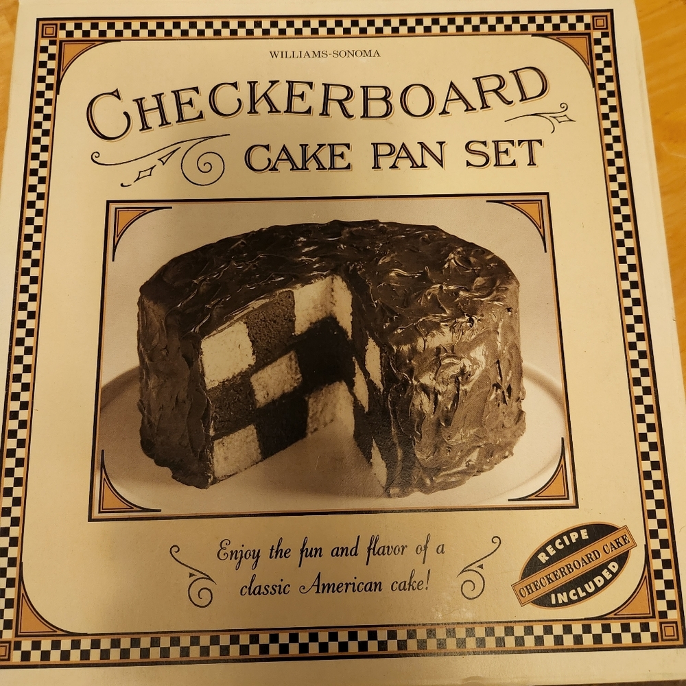 CHECKERED CAKE PAN